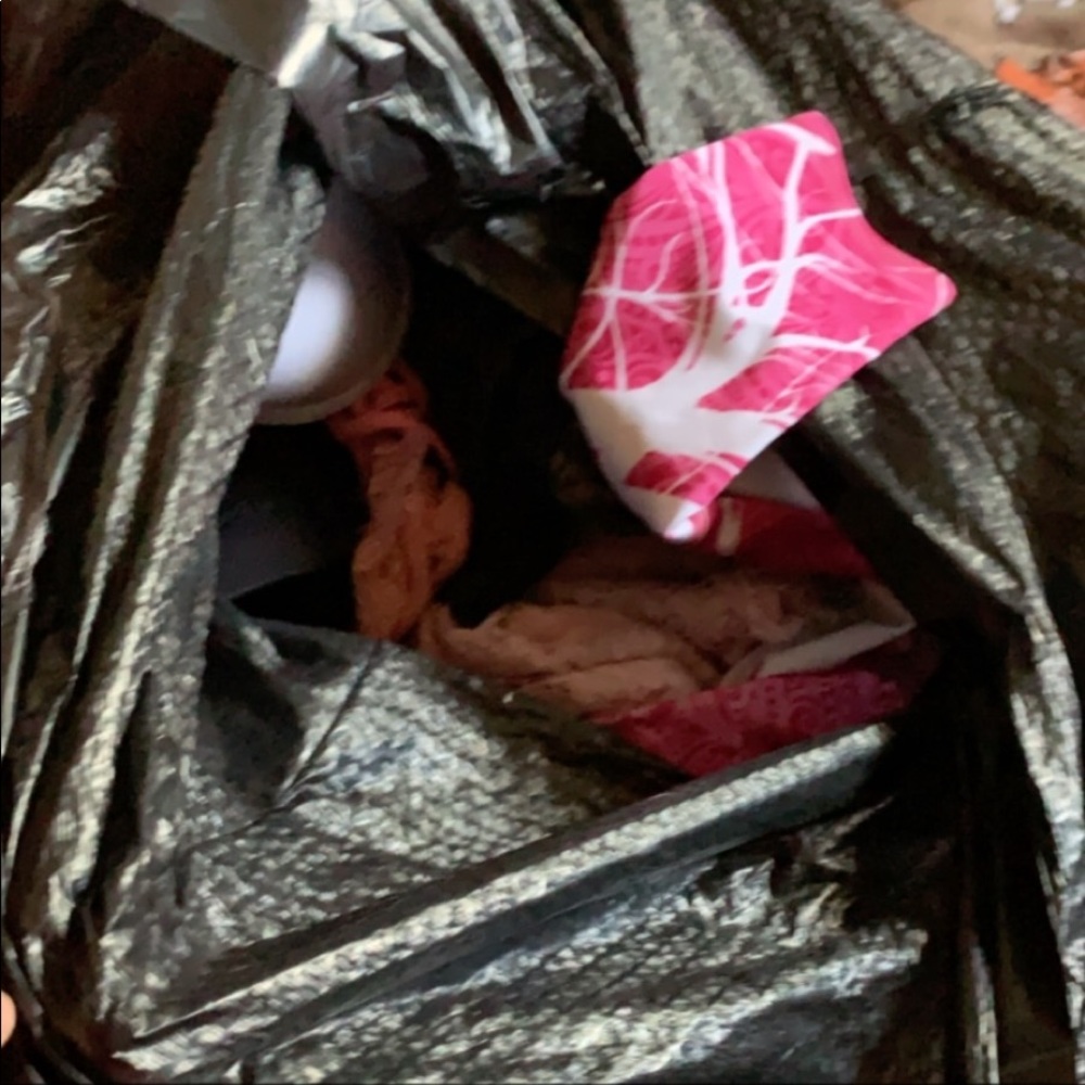 Bundle of women’s clothes!!